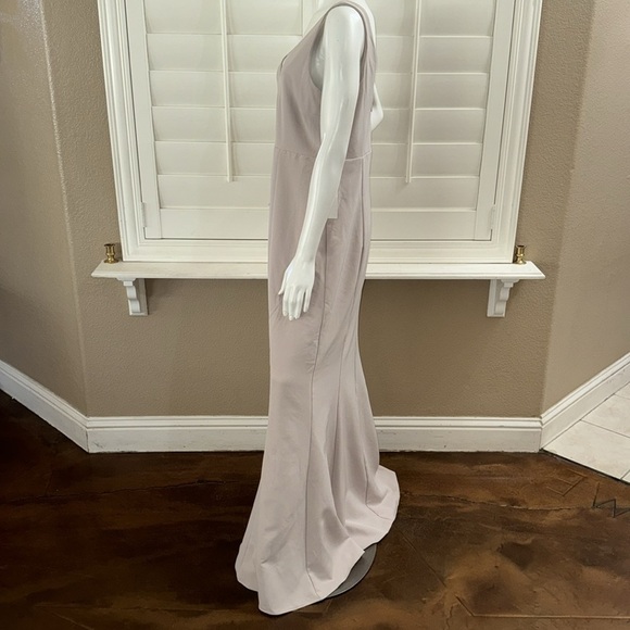 Show Me Your Mumu Morgan Gown Oyster - Picture 6 of 13